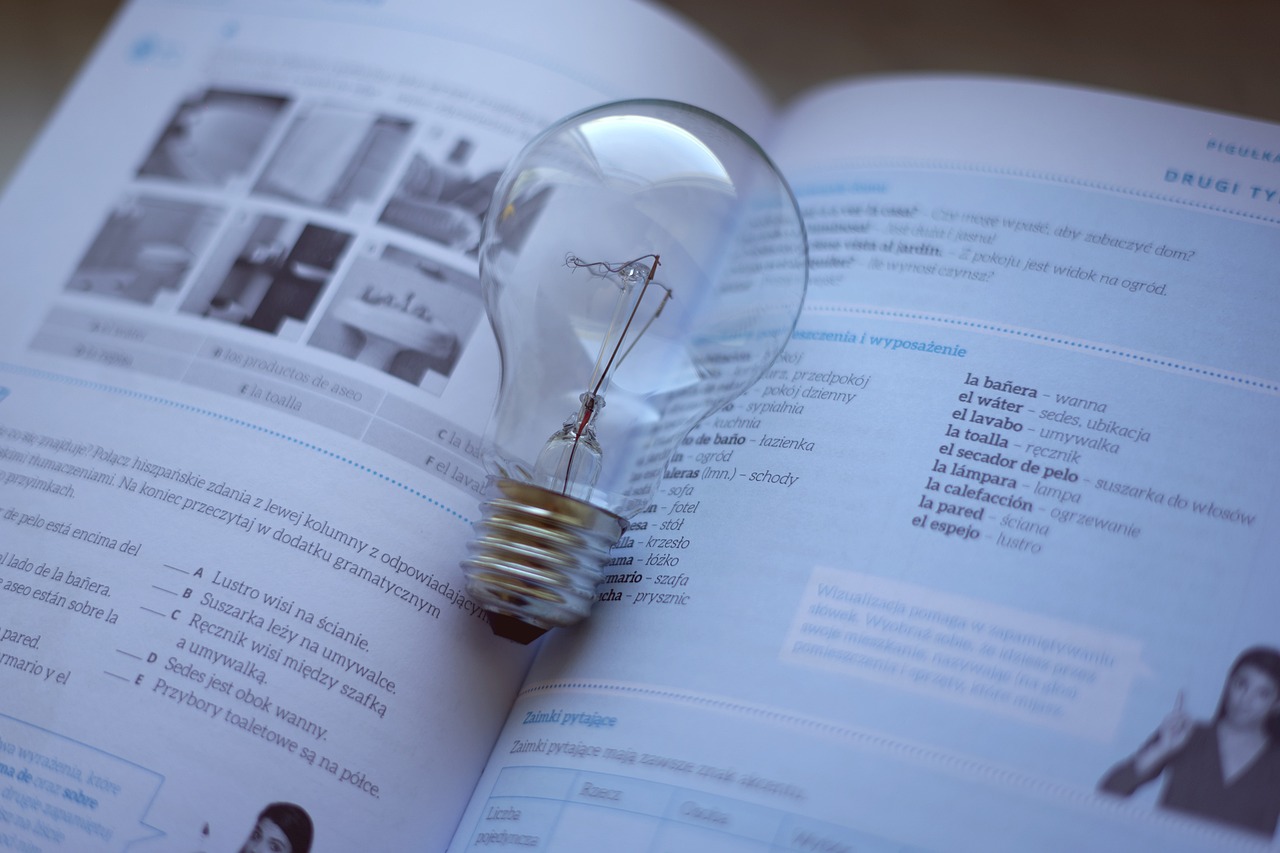idea, bulb, spanish, innovation, energy, technology, thinking, inspiration, electricity, creative, icon, think, lightbulb, success, imagination, science, brain, invention, power, motivation, education, blue brain, blue education, blue thinking, blue science, blue motivation, blue think, blue idea, blue innovation, blue inspiration, spanish, brain, brain, brain, brain, brain, invention, invention